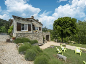 Holiday Home in Montclus near river